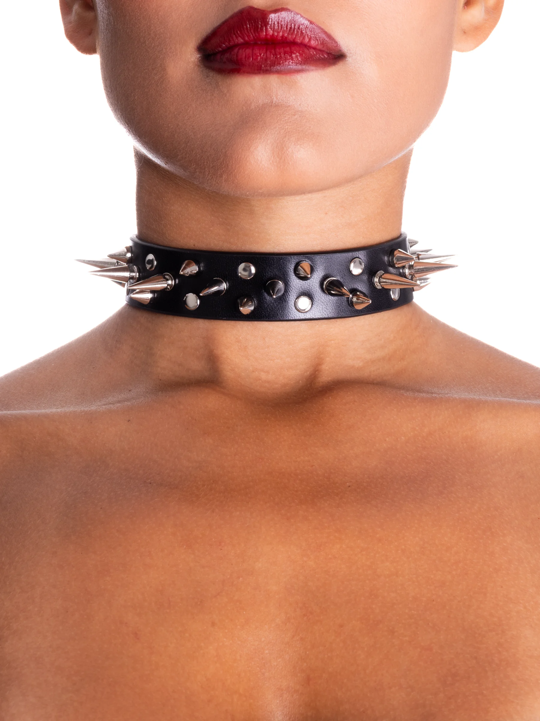 gothic-collar320246117