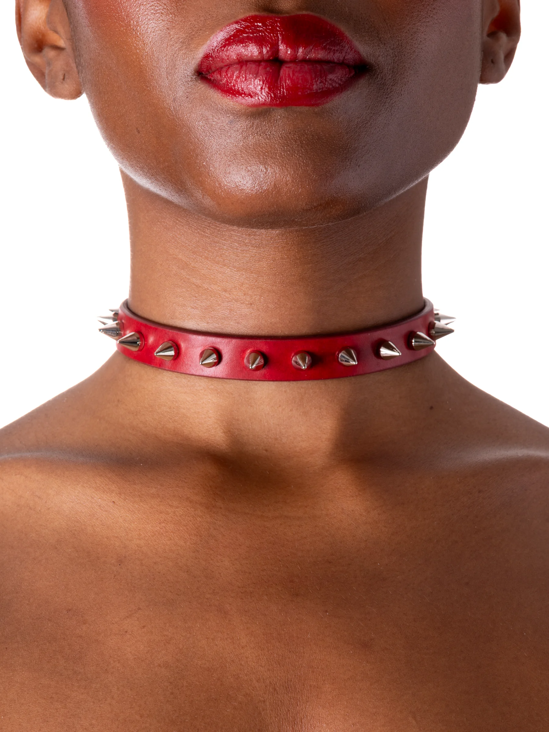 gothic-collar320246123