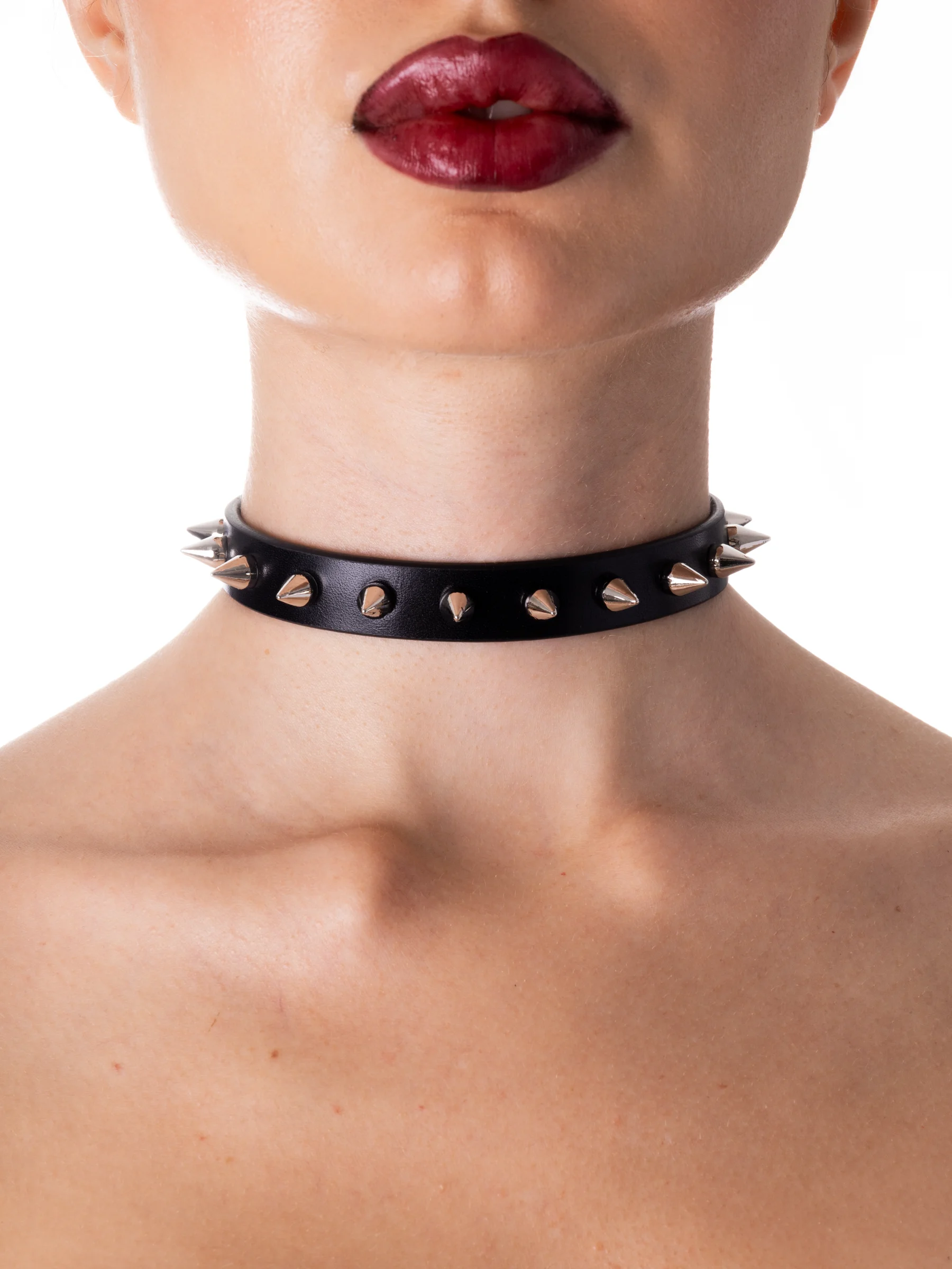 gothic-collar320246124