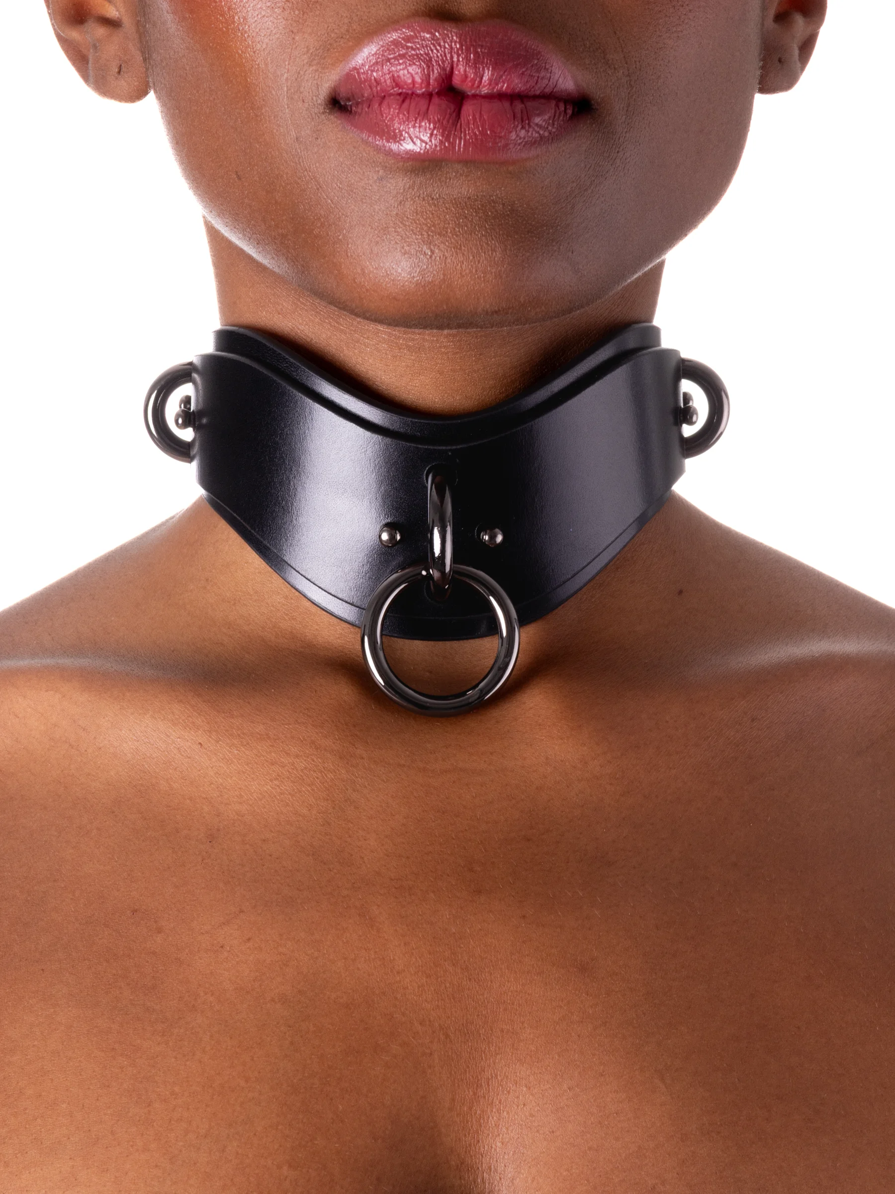 leahter-bondage-collar156.webp